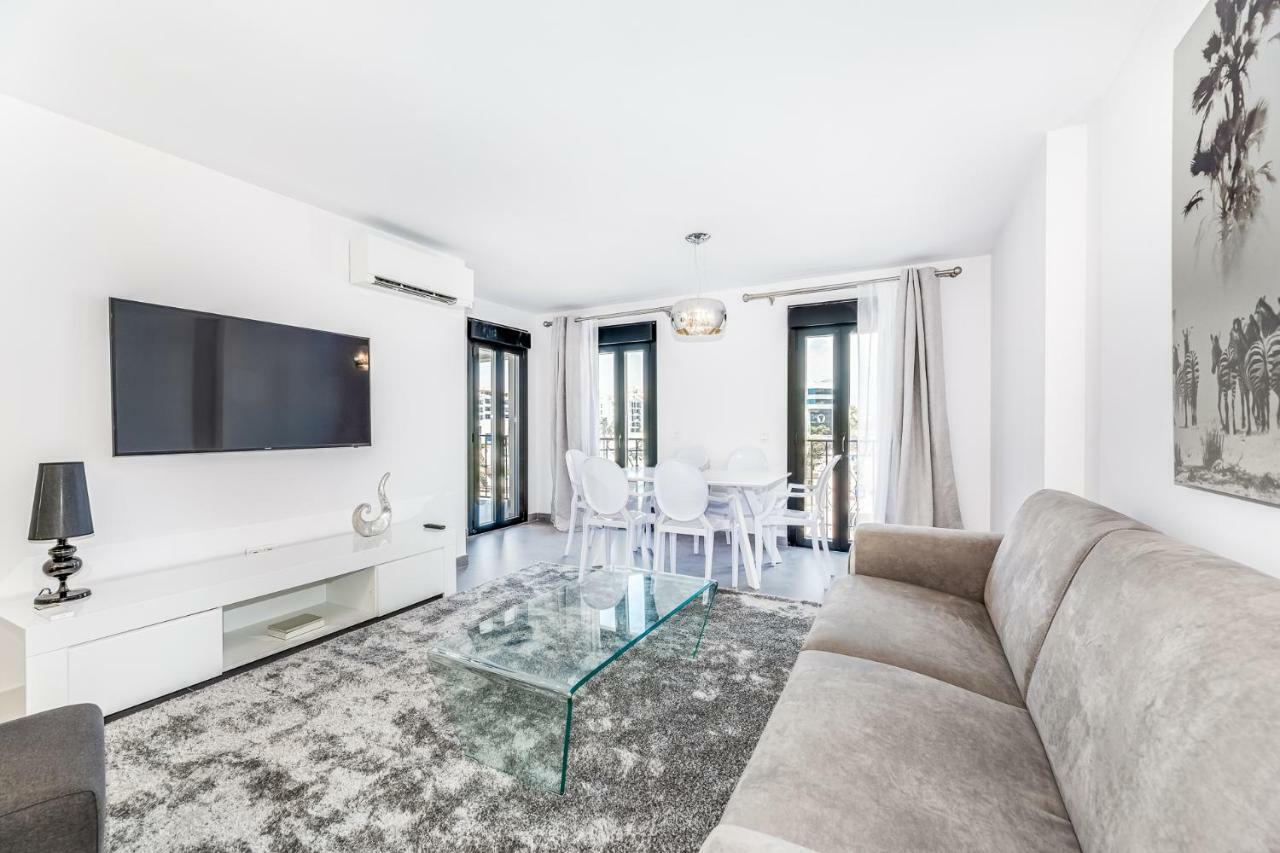 By Riva - Luxurious, Exclusive 2 Bedroom Apt Inside Puerto Banus 마르베야 외부 사진